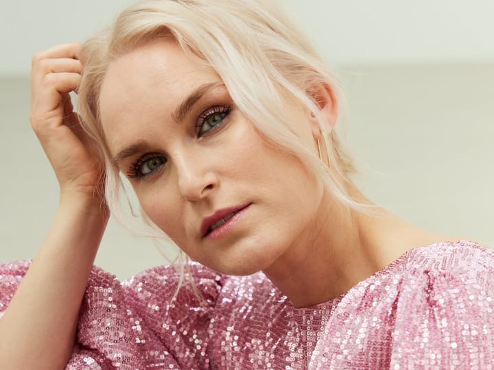 EVA WEEL SKRAM - FALLE TIL RO, EN JULEKONSERT